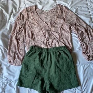 Size small sienna sky bell sleeve blouse